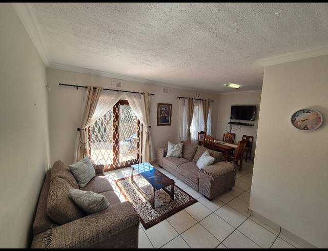 3 BEDROOM TOWNHOUSE FOR SALE IN SHELLY BEACH